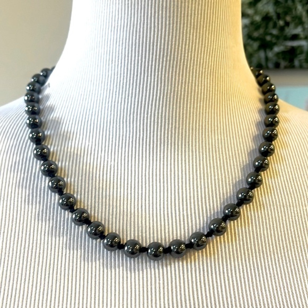 HEMATITE ROUND BEADED NECKLACE GUN METAL BLACK